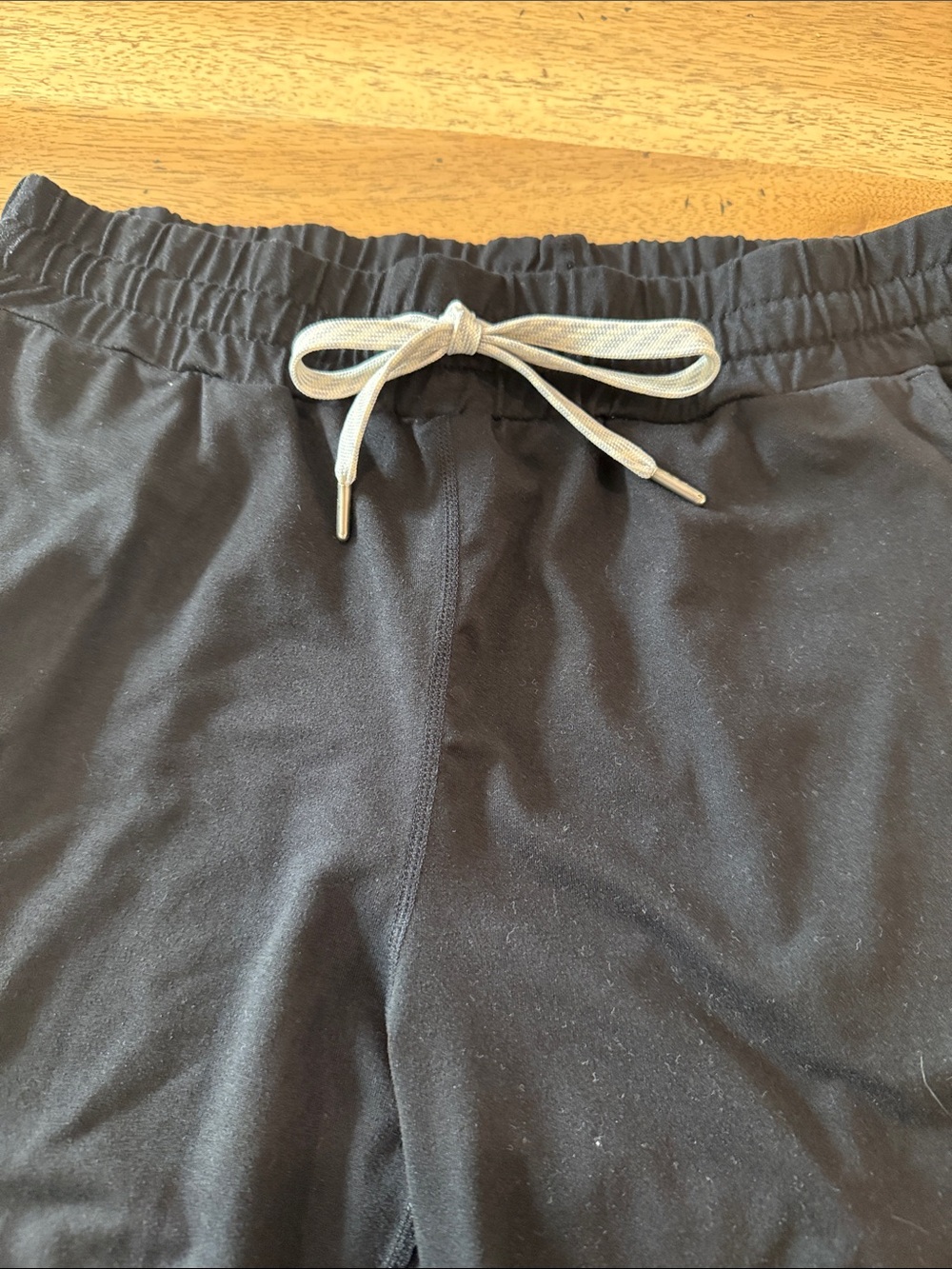 Vuori Black Jogger Leggings with Gray Drawstring - Picture 4 of 4